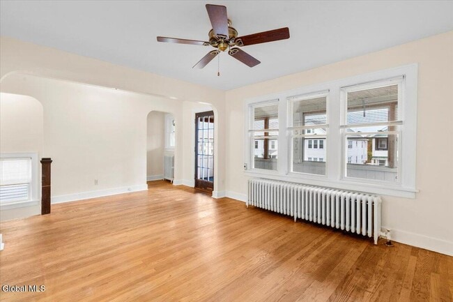 Building Photo - 4 Edison Ave