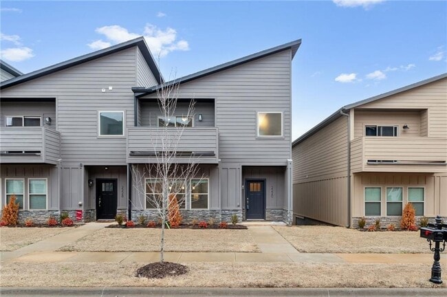 Primary Photo - 2220 W Million Ln