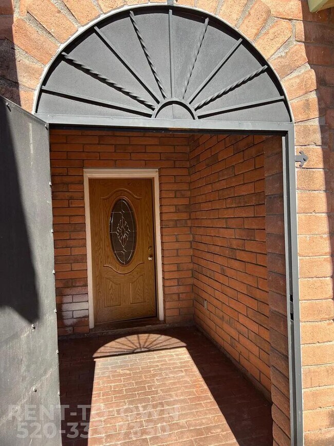 Building Photo - 1173 Calle Chaparral