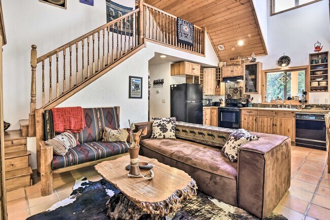 Building Photo - 21561 Hideway Ln