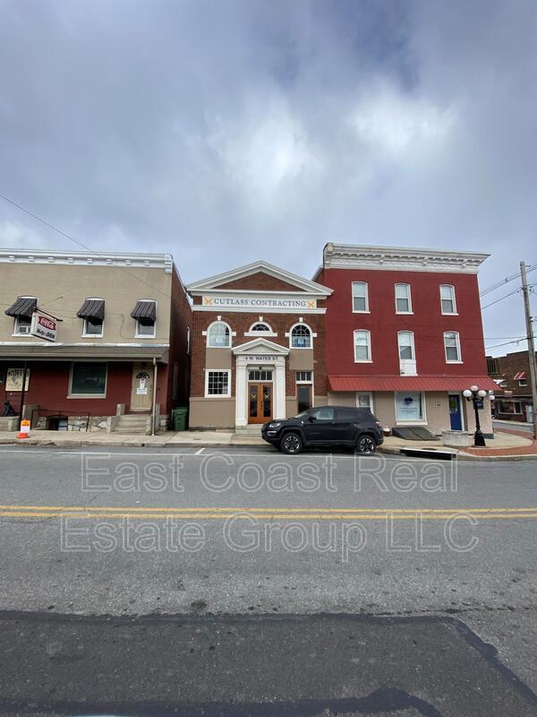Building Photo - 4 W Water St