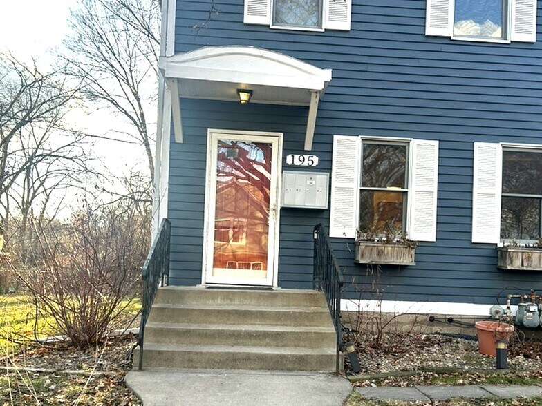Building Photo - 195 Oneida St