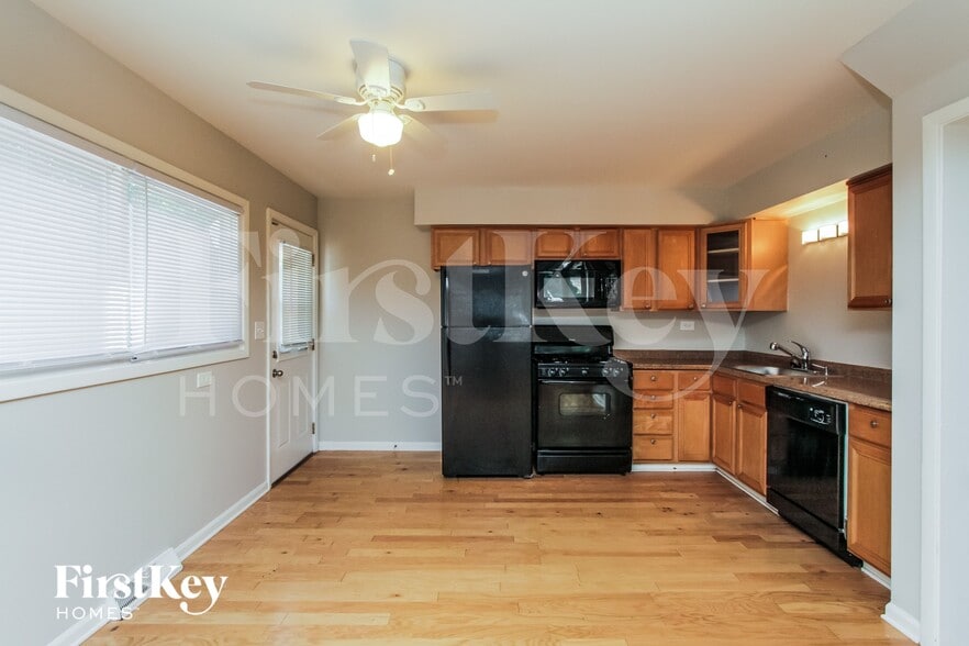 Building Photo - 716 Eastland St