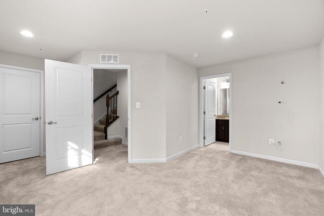 Building Photo - 9408 Adelaide Ln