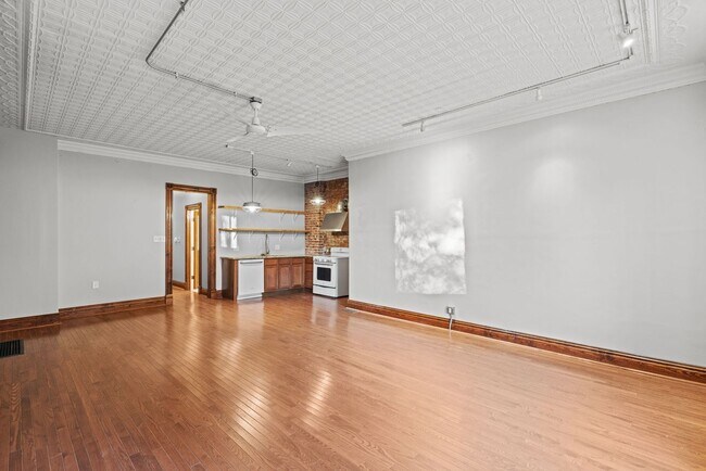 Building Photo - Charming 2 Bedroom Apartment in Benton Par...
