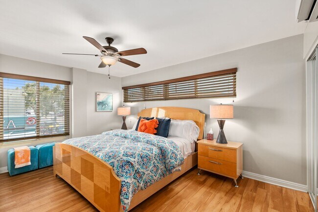 Building Photo - 3 bed 2.5  bath in the Heart of Mission Beach