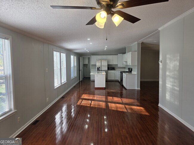 Building Photo - 203 River Oak Dr