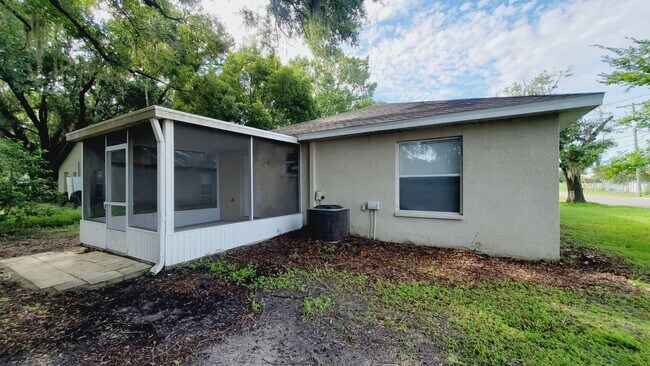 Building Photo - Coming Soon! 3 Bedroom, 2 Bathroom Home for Rent in Plant City