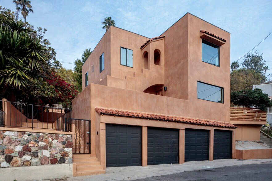 Building Photo - 3361 Hamilton Way