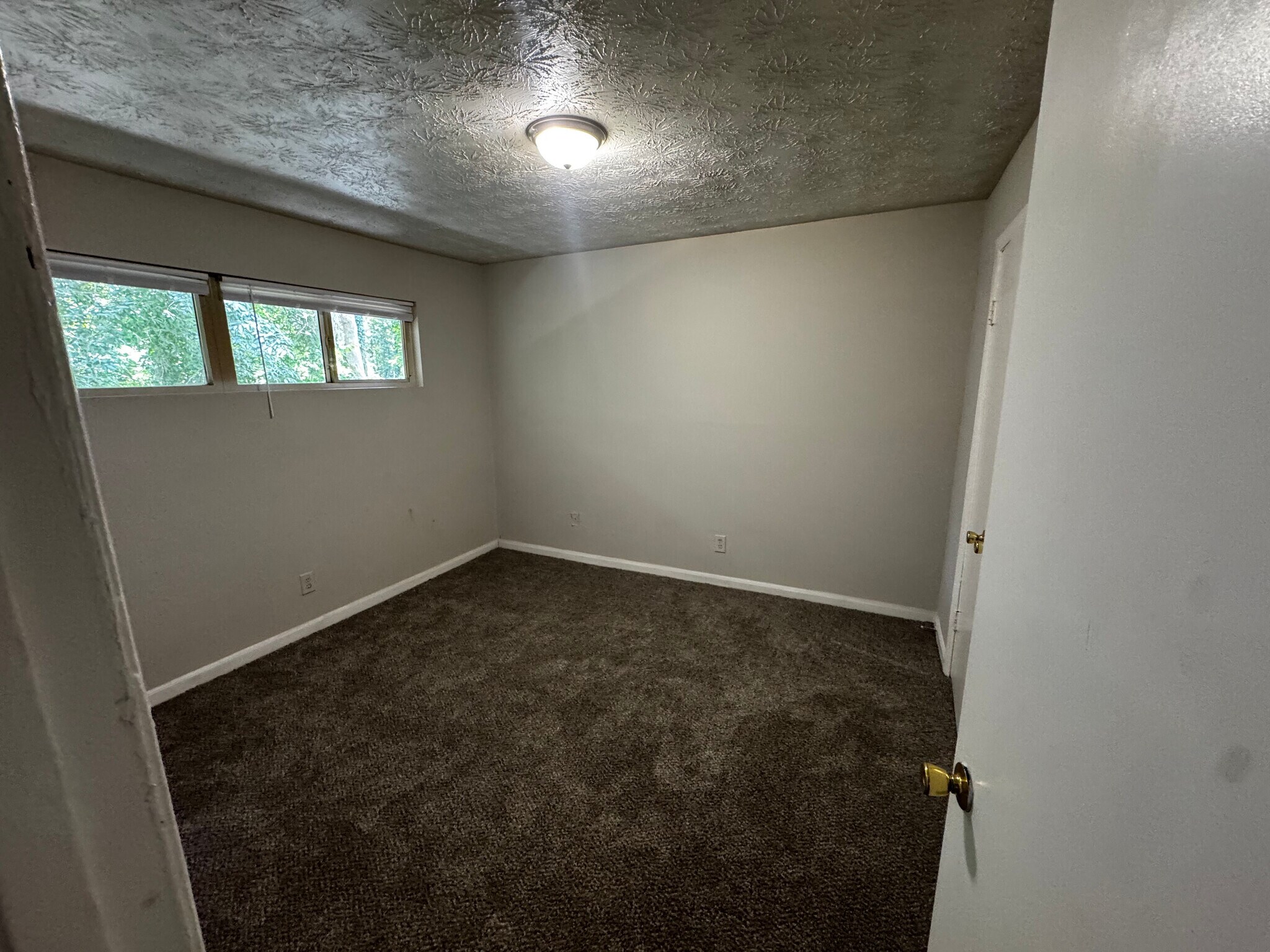 Building Photo - Room in Apartment on Stanton Rd SW