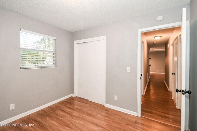 Building Photo - 868 Filmore Ln