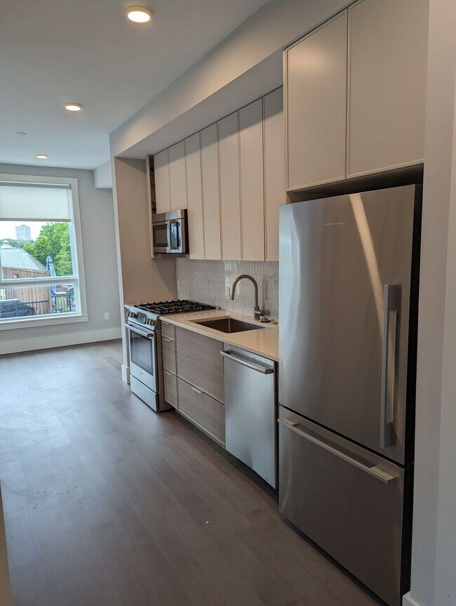 Building Photo - Jamaica Plain luxury 2 BR for 9/1