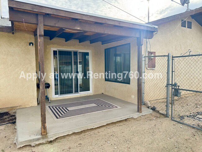 Building Photo - Comfortable 3 Bed 2 Bath Home