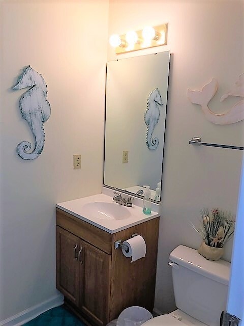 Building Photo - Golf Colony Unit 2B  Avail: Through June 3...
