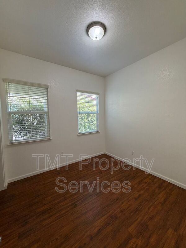 Building Photo - 8622 Neopolitan Way