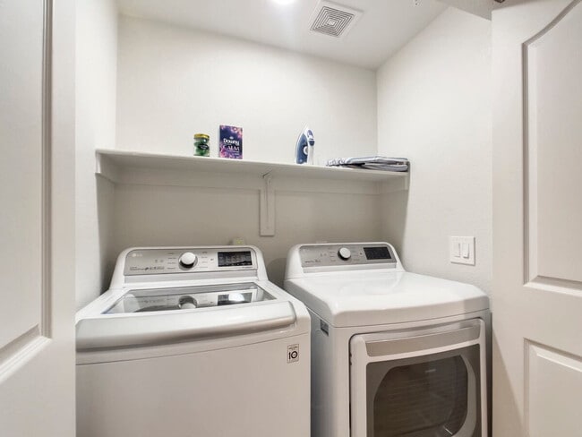 Building Photo - 14201 N 70th Way