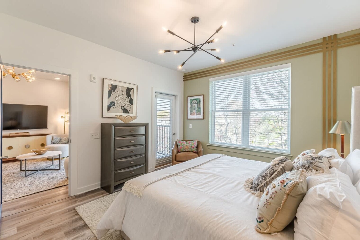 Building Photo - 525 Parkway Dr NE