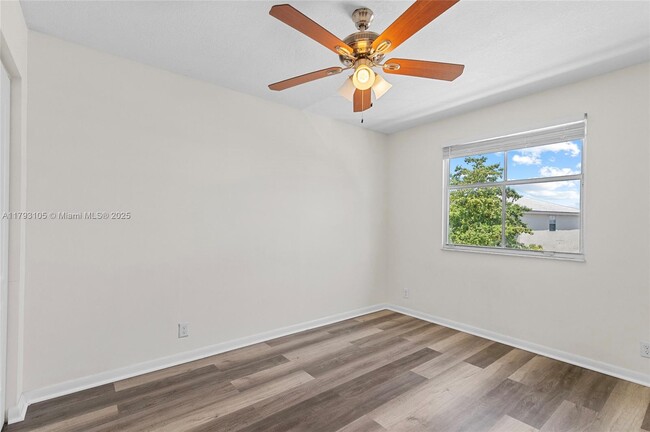 Building Photo - 6402 Buena Vista Dr