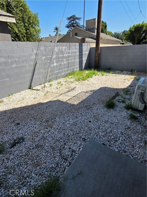 Building Photo - 6130 Hazeltine Ave