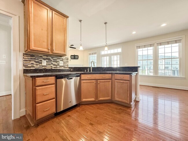 Building Photo - 42365 Pine Forest Dr