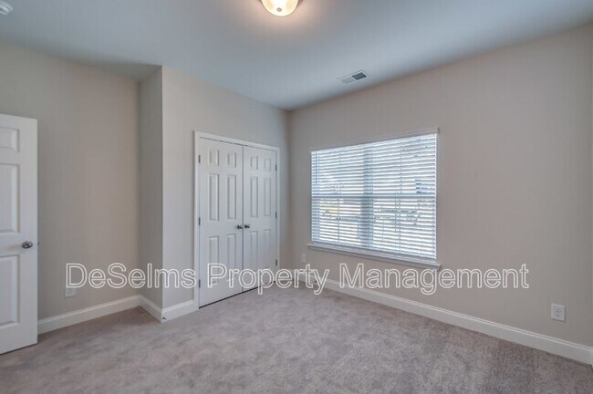 Building Photo - 1529 Holton Rd