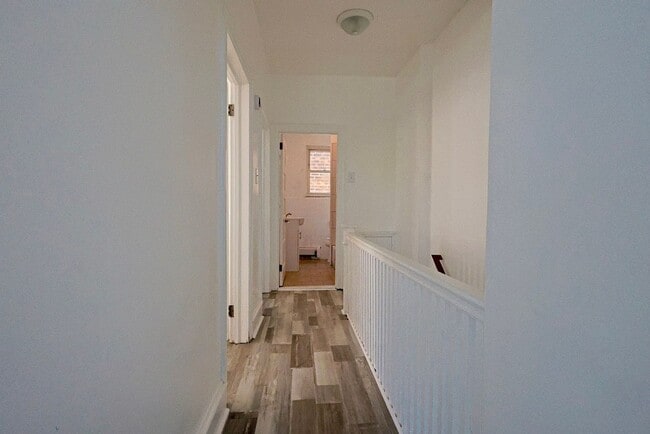 Building Photo - Well-kept 3 Bed, 1 Bath Single Family Home - Schedule your tours now!