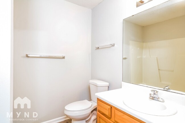 Building Photo - 1008 Roundtable Ct
