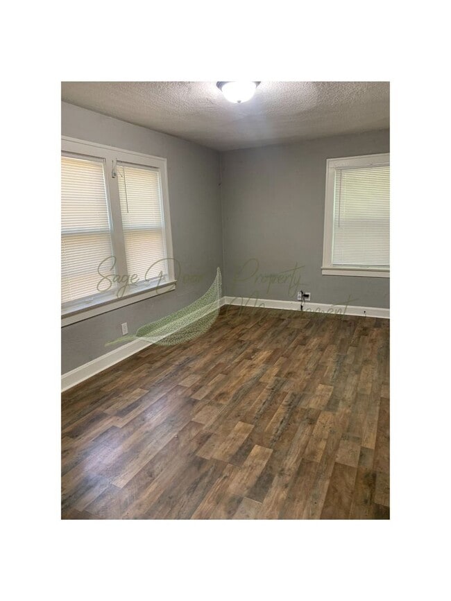 Building Photo - 1 FREE MONTH OF RENT!!!