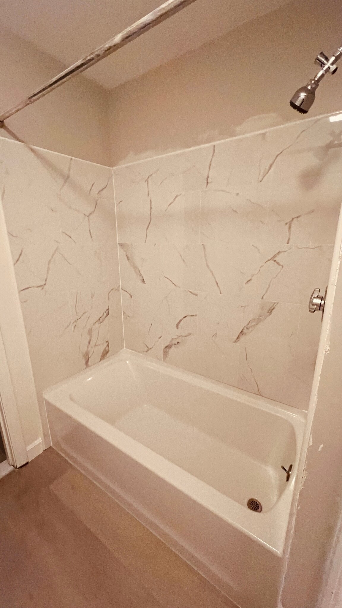 Bathroom Shower - 144 Yorkshire St
