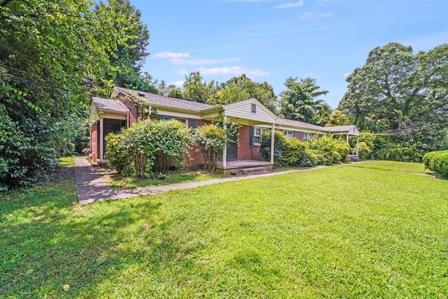Building Photo - Prime Gastonia Location – Cozy Brick Home ...