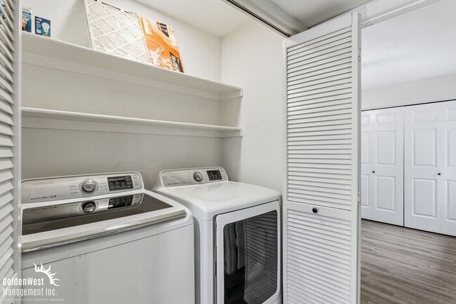 Building Photo - Newly Updated 2Bdm 2Ba Home with Fireplace & Private Patio in Mesa!