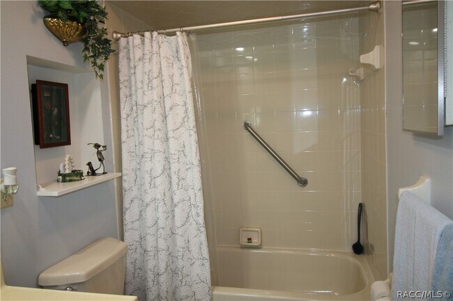 Building Photo - 3316 S Liverpool Point