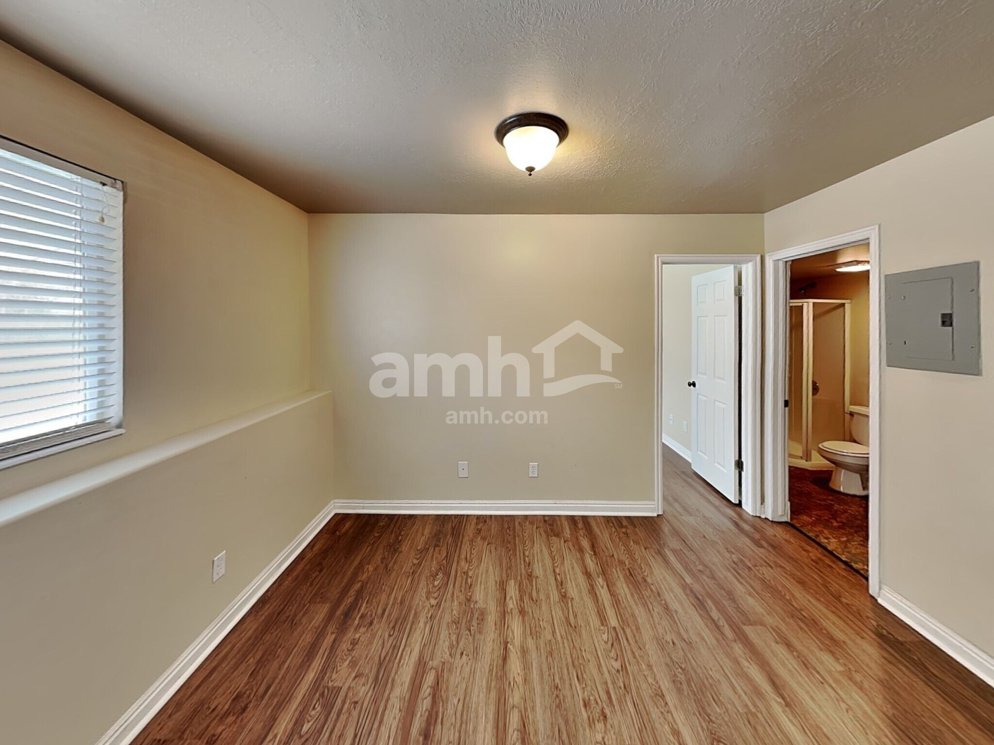 Building Photo - 451 W 225 N