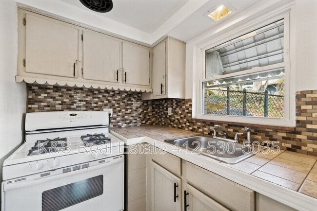 Building Photo - 1612 Patterson St