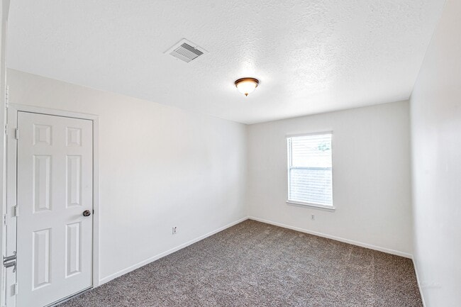 Building Photo - 19807 Byron Meadows Dr