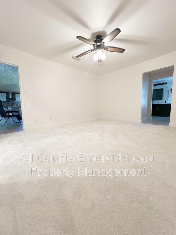 Building Photo - 4104 Indian Bayou N