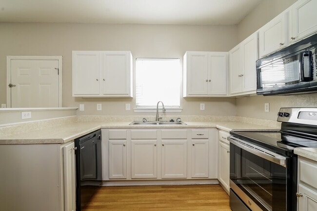 Building Photo - 5357 Jerome Rd