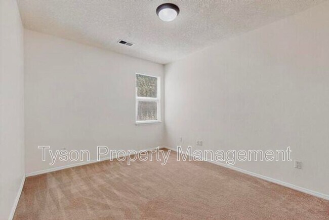 Building Photo - 7124 Glyndon Trail NW