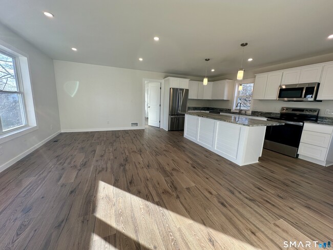 Building Photo - 48 Cedar St