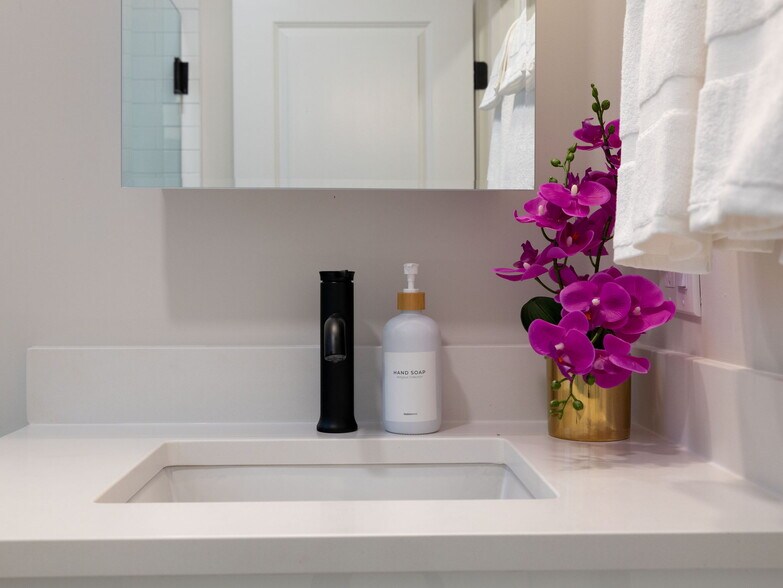 Building Photo - 193 Salem St