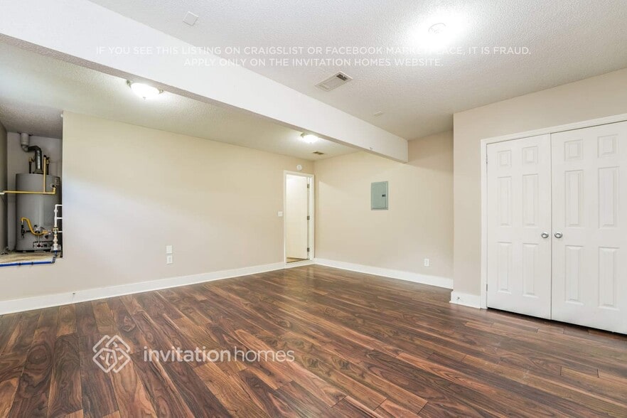 Building Photo - 4937 Bryant Dr