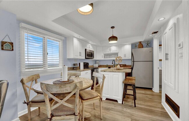 Building Photo - 23223 Front Beach Rd