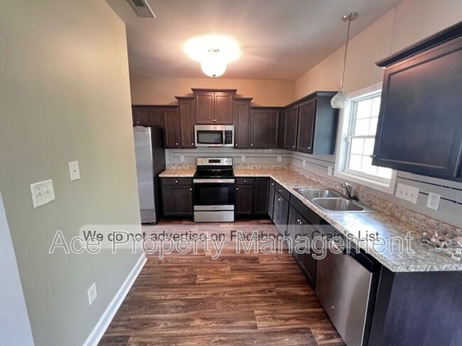Building Photo - 232 Fishers Cv