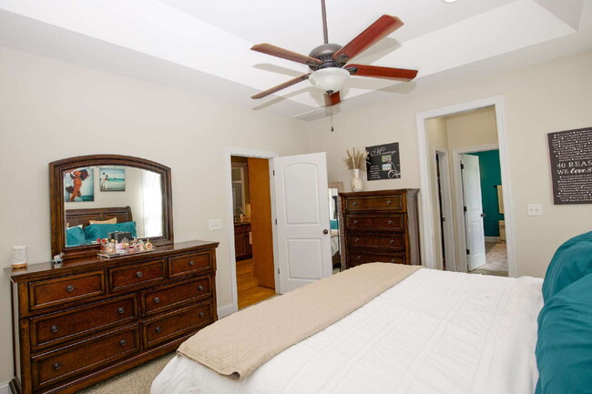 Building Photo - "Beautifully Designed, spacious 2400 Sq. F...