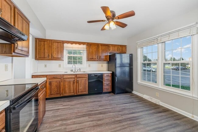 Building Photo - 618 Park Ridge Dr