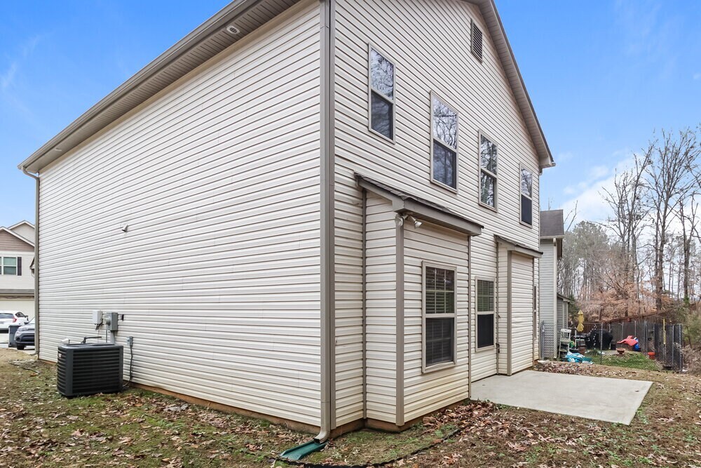Building Photo - 121 Bethany Manor Dr