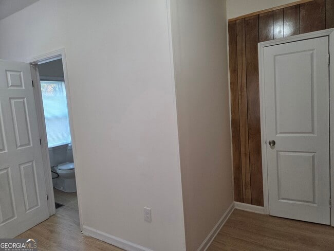 Building Photo - 41 W Main St