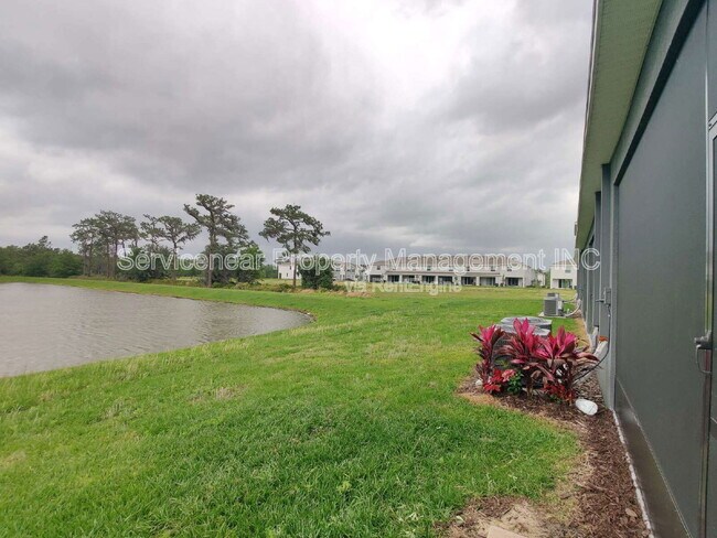 Building Photo - 32988 Major Oak Dr