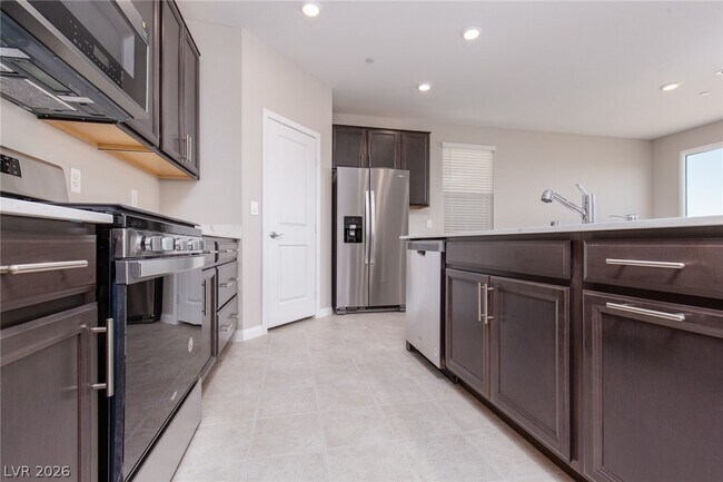 Building Photo - 2448 Bellinzona Pl