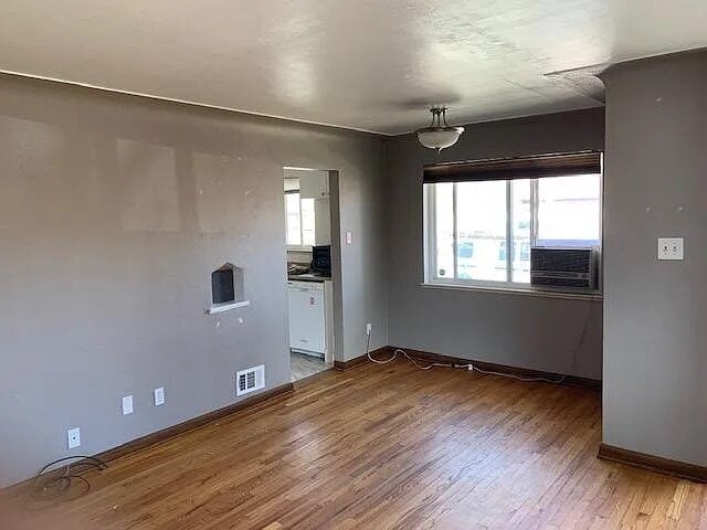 Building Photo - Two Bed / One Bath in Platte park for rent